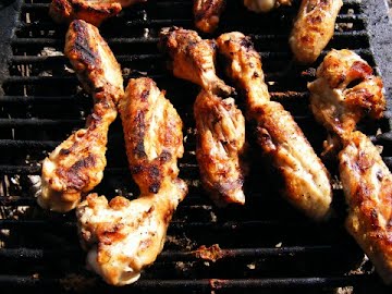 Free Photos ? Barbecue Chicken Wings More Photos and Full Size Up to 3072 x 2304 pixels public-photo.net/food/barbecue-chicken-wings/ Information Regarding Copyright: public-photo.net/copyright/ ? Photo by Emilian Robert Vicol from Com. Balanesti, Romania, CC BY 2.0, via Wikimedia Commons