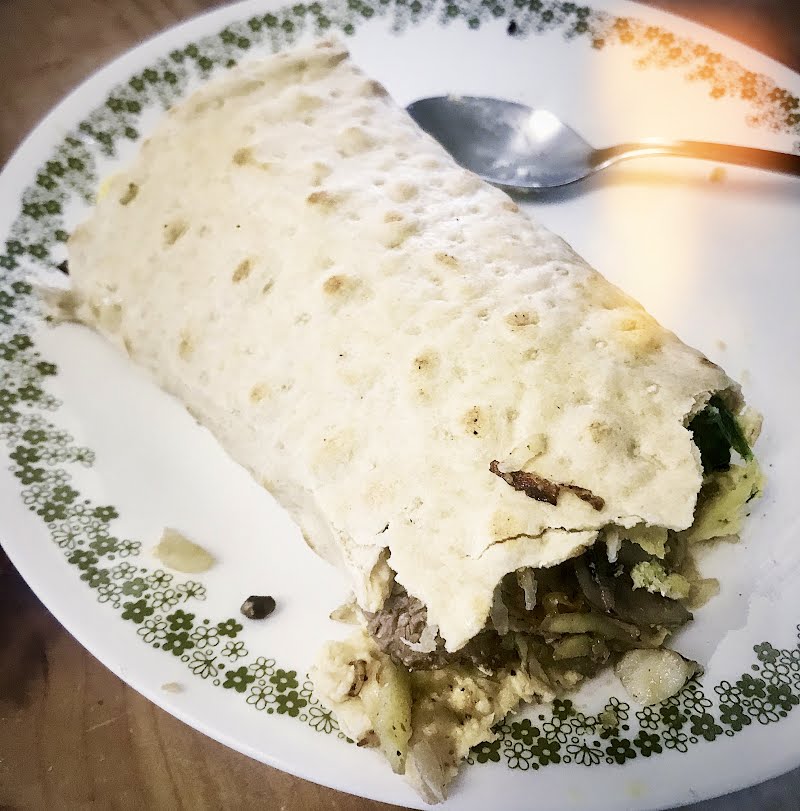 Steak and vegetable omelet dürüm ? Photo by Jarrod Baniqued, CC0, via Wikimedia Commons