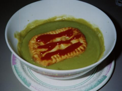 The pie floater is an Australian dish particularly common in Adelaide and, to a lesser degree, Sydney. It commonly consists of a traditional Australian-style meat pie, usually sitting, but sometimes submerged (sometimes upside down) in a bowl of thick green pea soup. It is usually garnished with tomato sauce. ? Photo by Sj, Copyrighted free use, via Wikimedia Commons