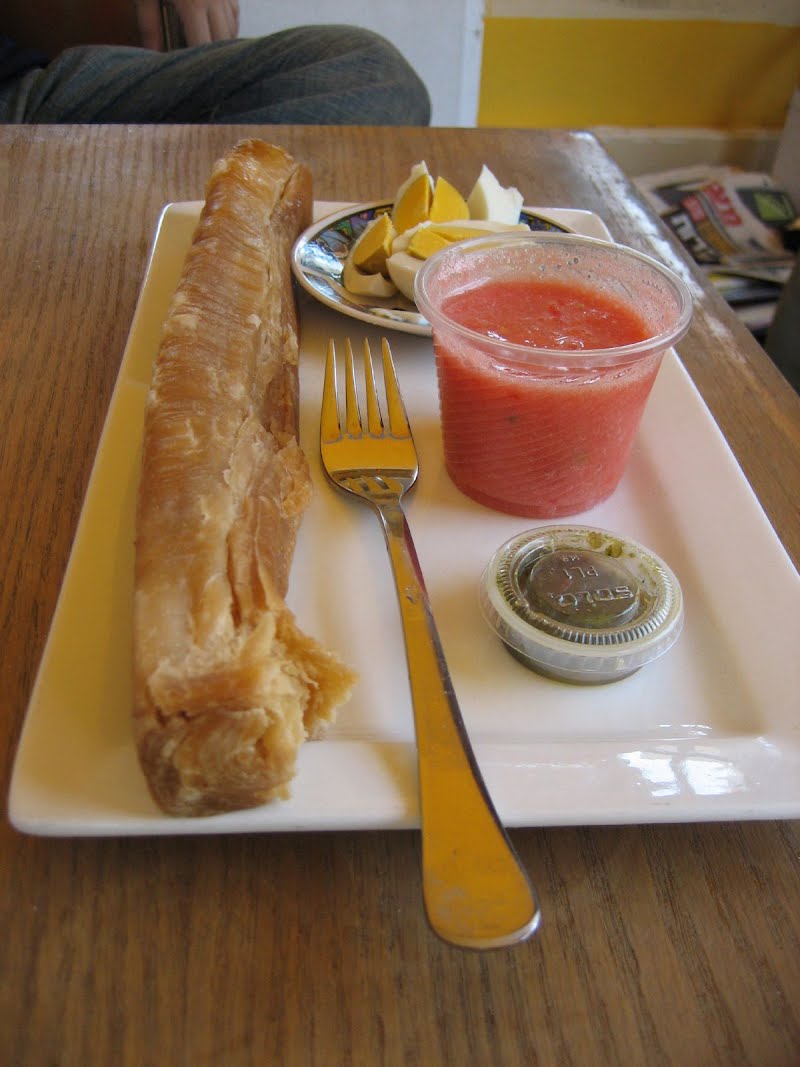 Plate of Jachnun, a Yemenite Jewish Sabbath bread ? Photo by Joshua Herzig-Marx, CC BY-SA 2.5, via Wikimedia Commons