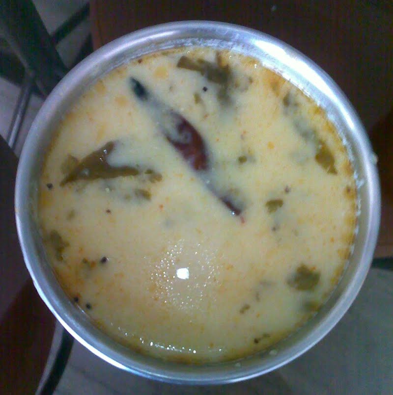 gujarati kadhi ? Photo by Mowglee, Public domain, via Wikimedia Commons