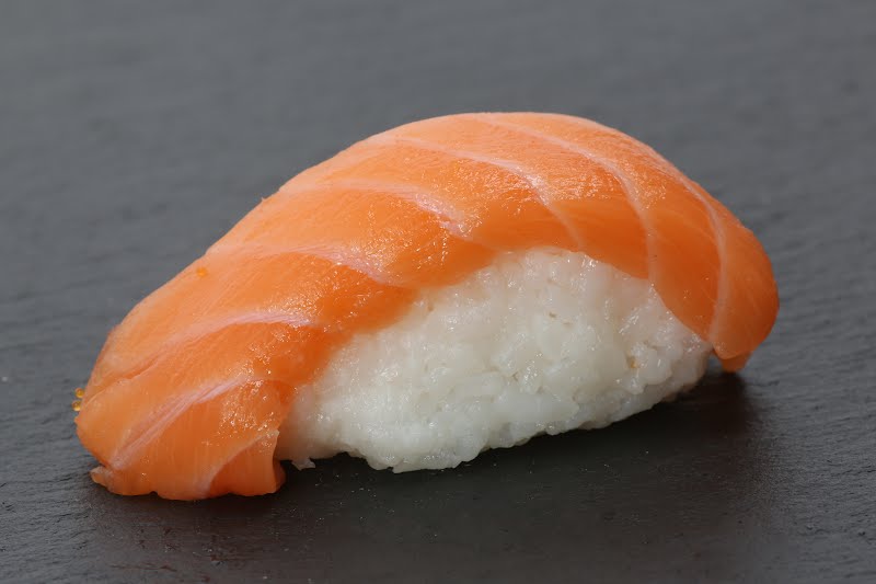 Nigiri Sushi ? Photo by Tim Reckmann from Hamm, Deutschland, CC BY 2.0, via Wikimedia Commons