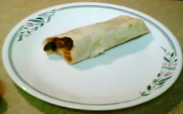 turkey wrap Recipe here: http://en.wikibooks.org/wiki/Cookbook:Turkey_Wrap ? Photo by No machine-readable author provided. AlbertCahalan~commonswiki assumed (based on copyright claims)., Public domain, via Wikimedia Commons