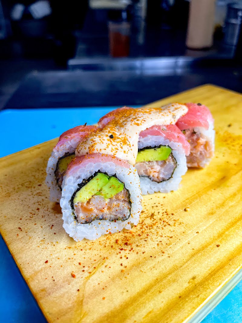 Peruvian style acevichado uramaki, with ultra frozen tuna. ? Photo by FalcãoTKD, CC BY 4.0, via Wikimedia Commons
