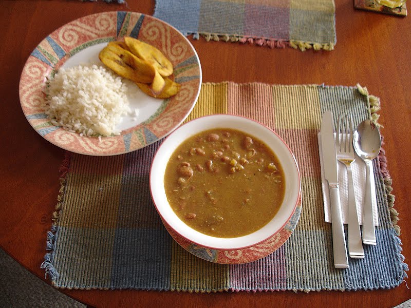 Photo by Lgvanegas at English Wikibooks, Public domain, via Wikimedia Commons