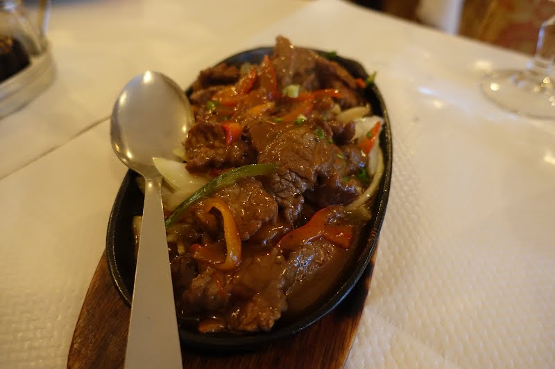 Stir-fried Beef @ Fire Town @ Montparnasse @ Paris ? Photo by Guilhem Vellut from Paris, France, CC BY 2.0, via Wikimedia Commons