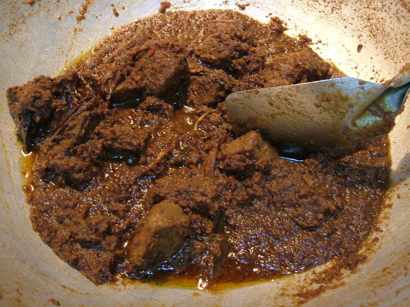 Rendang, beef cooked in spices and coconut milk. ? Photo by Sakurai Midori, CC BY-SA 3.0, via Wikimedia Commons