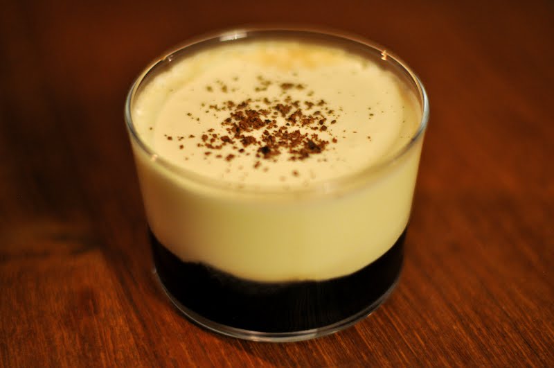 White russian ? Photo by cyclonebill from Copenhagen, Denmark, CC BY-SA 2.0, via Wikimedia Commons
