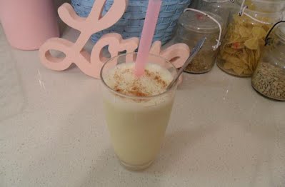Vegan eggnog milkshake ? Photo by Teresa Lindsey, CC BY-SA 3.0, via Wikimedia Commons