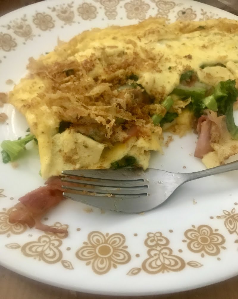 Gruy�re, ham and kale omelet ? Photo by Jarrod Baniqued, CC0, via Wikimedia Commons
