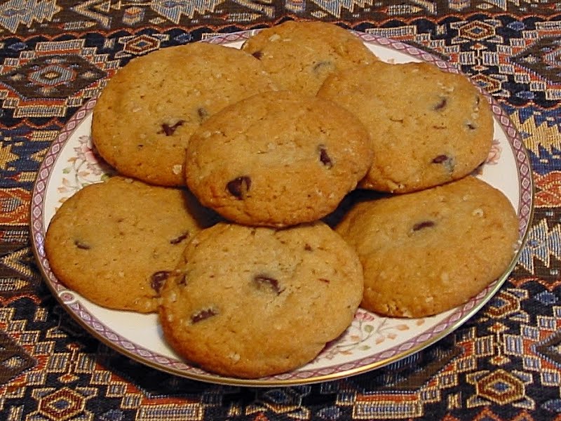 Ginny's Toll House Cookies - Chocolate chip cookies with oatmeal. Falmouth, Maine, USA ? Photo by Alcinoe, Public domain, via Wikimedia Commons