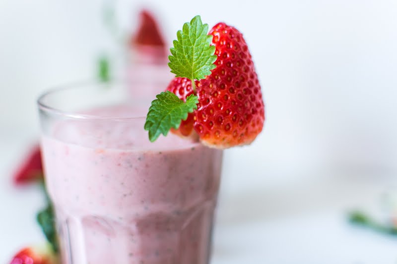 Strawberry mint milkshake ? Photo by Jakub Kapu??�k, CC0, via Wikimedia Commons