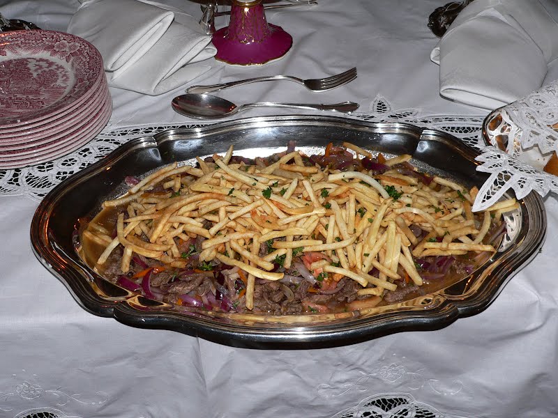 Description: Peruvian cuisine Name: Lomo saltado Country�: Peru Photographer: � Manuel Gonz�lez Olaechea y Franco Shot date�: January, 5th , 2007 ? Photo by No machine-readable author provided. Manuel Gonz�lez Olaechea assumed (based on copyright claims)., CC BY-SA 3.0, via Wikimedia Commons