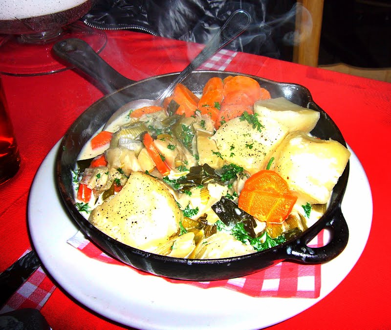 Excellent dinner! ? Photo by Martin Bravenboer from Utrecht, The Netherlands, CC BY 2.0, via Wikimedia Commons