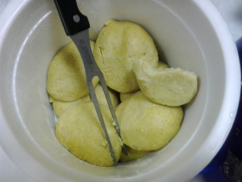 Ugali ? Photo by Olbyabc, CC BY-SA 3.0, via Wikimedia Commons