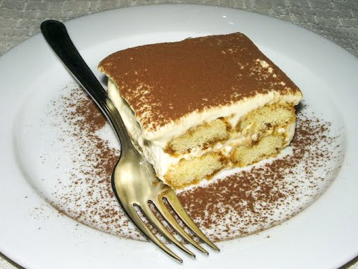 Tiramisu served at the "Ücia de Fanes" in South Tyrol ? Photo by Markus Mitterauer from Austria aka addicted, CC BY-SA 2.0, via Wikimedia Commons
