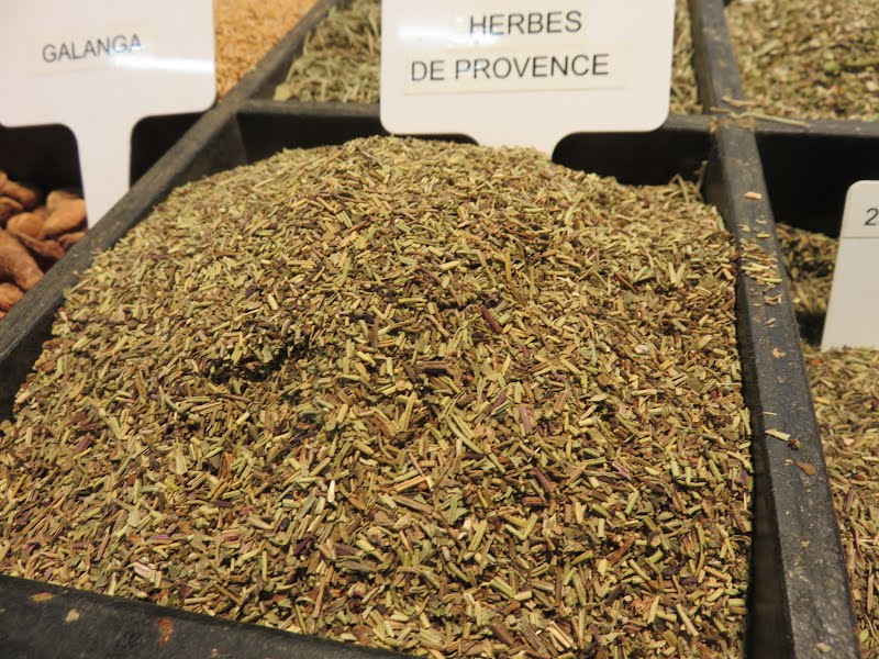 Herbes de Provence ? Photo by Arnaud 25, CC BY-SA 4.0, via Wikimedia Commons