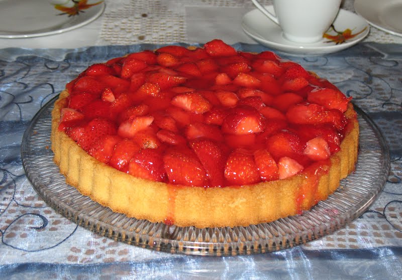 a en:Strawberry Pie (de:Erdbeerkuchen) ? Photo by User:Bangin, CC BY 2.5, via Wikimedia Commons