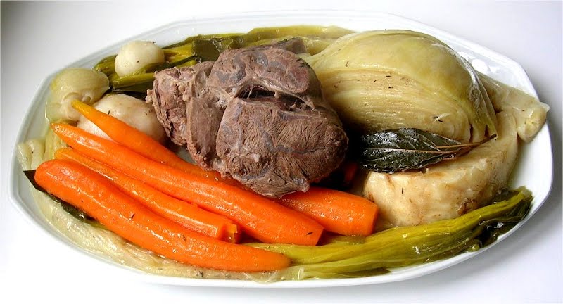 Pot-au-feu ? Photo by Andre, CC BY-SA 3.0, via Wikimedia Commons