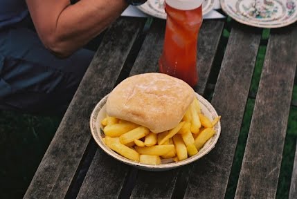 A Crafnant chip buttie Great after a walk over from Capel Curig ? Photo by Ron Galliers, CC BY-SA 2.0, via Wikimedia Commons
