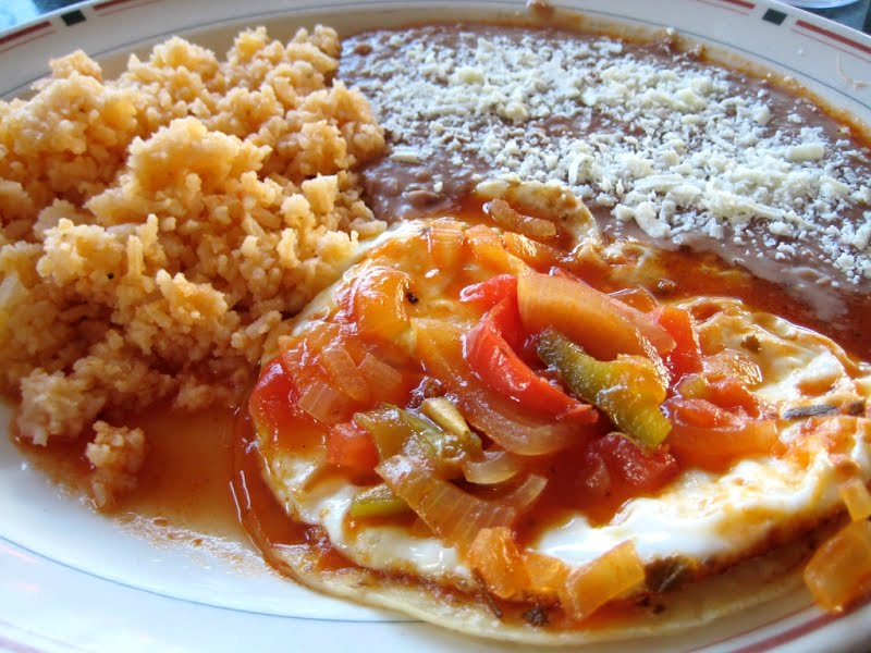 Huevos Rancheros ? Photo by Elchavobeer, CC BY-SA 3.0, via Wikimedia Commons