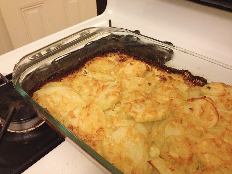 A potato and cheese dish based on https://en.wikibooks.org/wiki/Cookbook:Potato_Gratin ? Photo by Dreamyshade, CC BY-SA 3.0, via Wikimedia Commons
