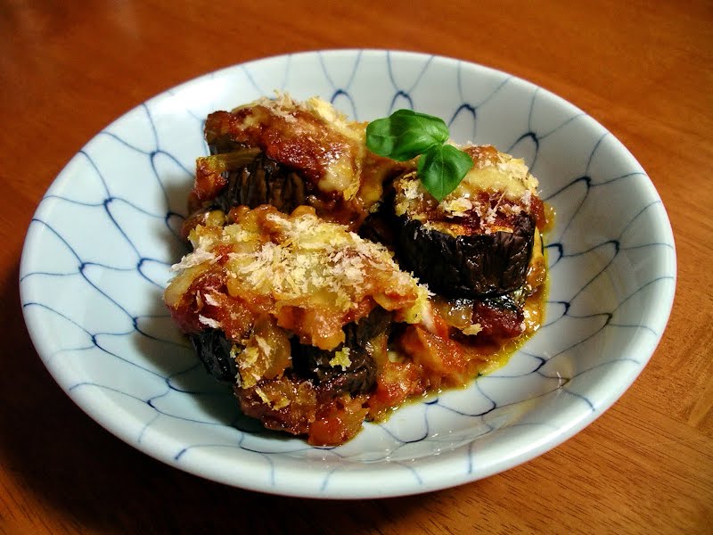 Melanzane alla Parmigiana, baked aubergines with Parmesan cheese. ? Photo by Flickr.com user "Blue Lotus", CC BY 2.0, via Wikimedia Commons