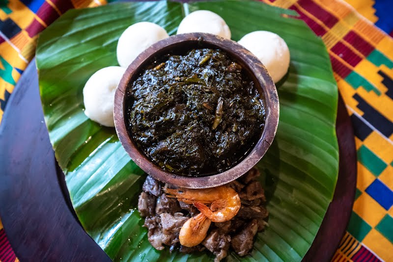 Water_fufu_and_eru ? Photo by Max MBAKOP, CC BY-SA 4.0, via Wikimedia Commons