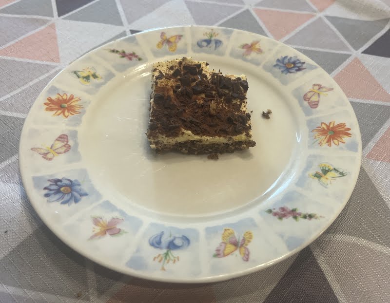 A variation of the Nanaimo Bar dessert that uses greek yogurt instead of custard ? Photo by Cnrowley, CC BY-SA 4.0, via Wikimedia Commons